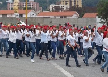 Mayoría de mujeres carvajalenses participaron en desfile cívico militar