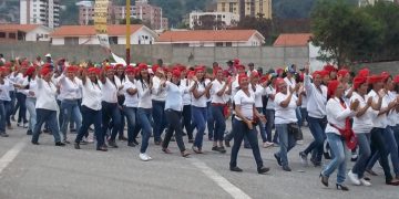 Mayoría de mujeres carvajalenses participaron en desfile cívico militar