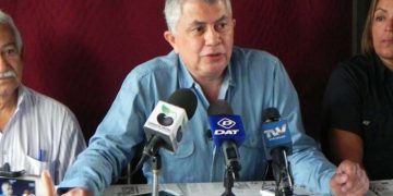 Para Reinaldo Quijada: Partidos de izquierda deben unirse a la oposición para aumentar presión interna