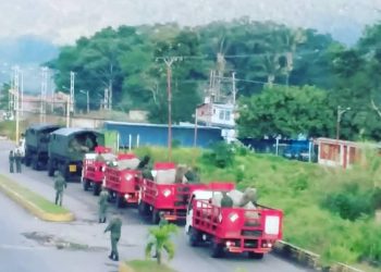 Ejército venezolano transporta armamento de guerra en camiones de Pdvsa Gas