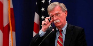 Bolton insta a militares venezolanos a cumplir con proteger a los civiles