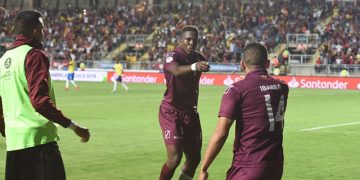 Venezuela doblega a Brasil 2-0 y se pone al frente del hexagonal del Suramericano