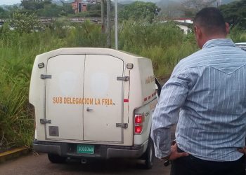 Localizan cadáver baleado de un hombre Junto a  cartel “Ojo por violador de niñas”