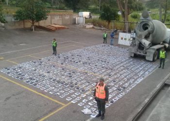 Encontraron 800 paquetes de marihuana en trompo de camión mezclador de concreto