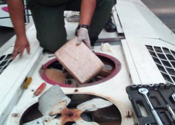 Localizan  cincuenta kilos de marihuana en el aire acondicionado de una buseta