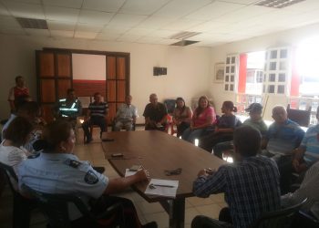 Alcaldía de Cárdenas ejecuta trabajos junto a vecinos de la carrera 5 de Táriba