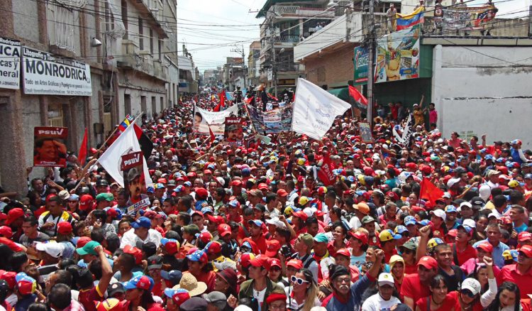 Seguidores del legado de Chávez llenaron parte de la avenida 6. Gráficas: Henner Vieras y cortesía