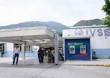 Luchadora del hospital Ivss Ana Mendoza, víctima de desmejora laboral