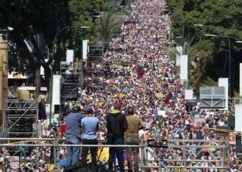 Multitudinaria concentración opositora en Caracas el 2 de febrero