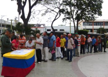 Recolección de firmas contra “la injerencia” en la plaza Bolívar