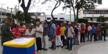 Recolección de firmas contra “la injerencia” en la plaza Bolívar