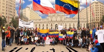 Crean comisión presidencial para asuntos migratorios venezolanos en Chile