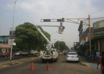 Alcalde de San Cristóbal Gustavo Delgado denunció el hurto del cableado del sistema de semáforos en la cuidad capitalina