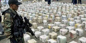 Incautan en Pacífico de Colombia semisumergible con 1.562 kilos de cocaína