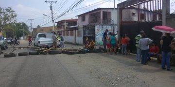 Protestaron por agua en el callejón San Félix de Carvajal