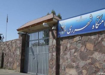 Irán: estadounidense «insultó al Ayatolá» y lo condenan a 10 años de cárcel