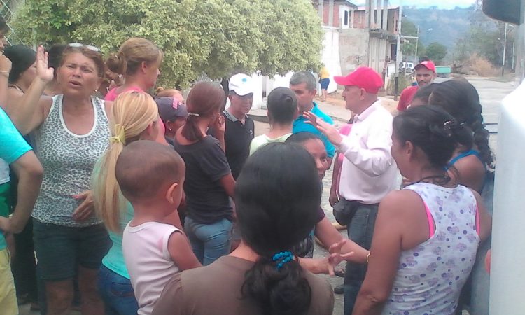 Concejal oficialista: tienen que conformarse con 500 litros por familia