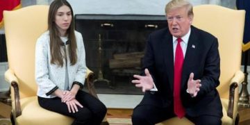 Trump insta a Rusia a “salir” de Venezuela al recibir a la esposa de Guaidó