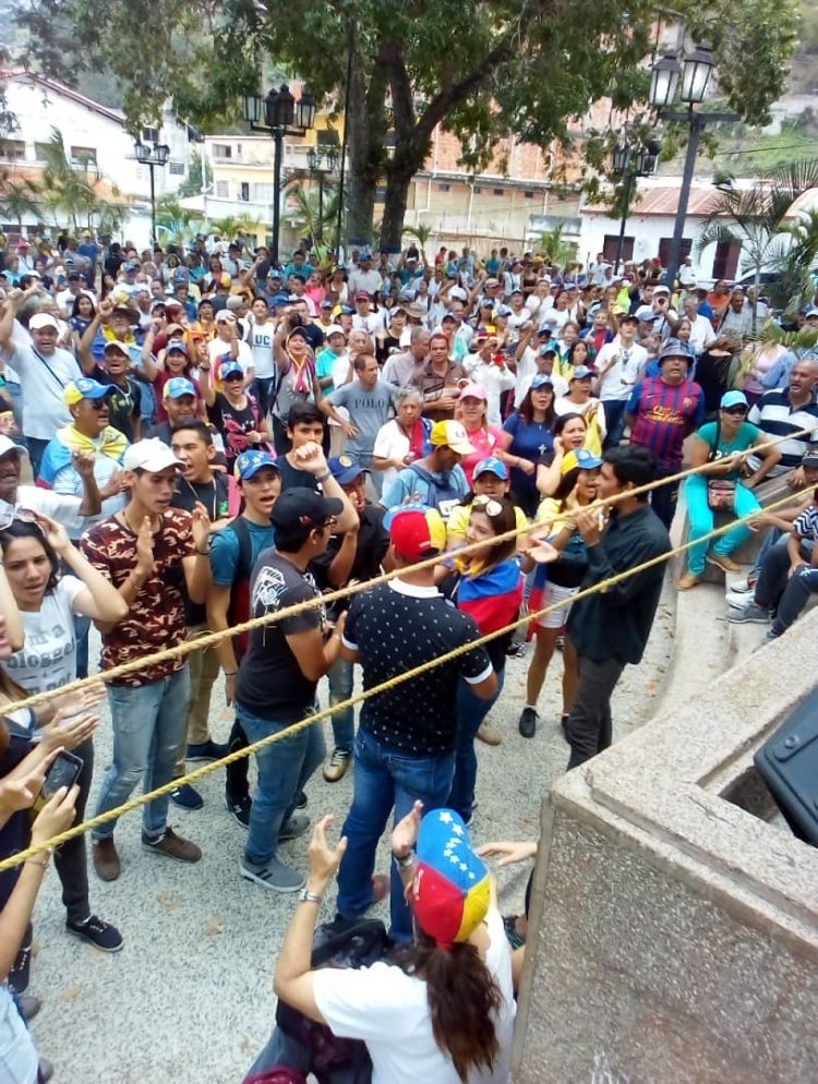 La gente de Trujillo y Pampanito salió a respaldar el regreso de Juan Guaidó