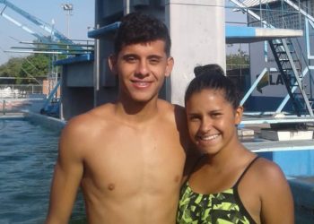 Arianny Laguna con tres de oro y al Sudamericano de Clavados