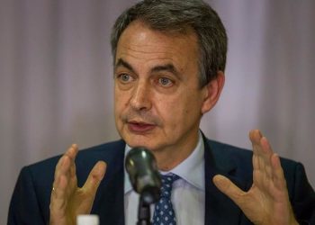 Rodríguez Zapatero arriba a Caracas en un vuelo privado