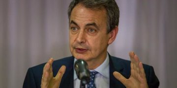 Rodríguez Zapatero arriba a Caracas en un vuelo privado