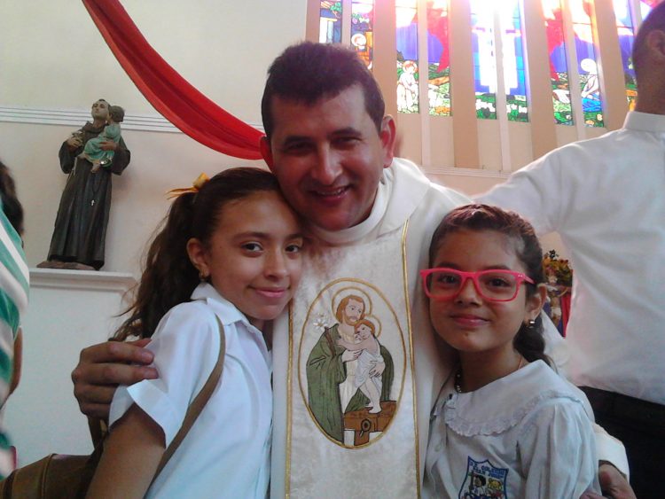 Parroquia San José se rindió a los pies de su patrono