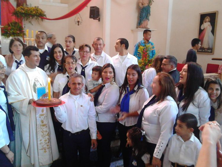Parroquia San José se rindió a los pies de su patrono