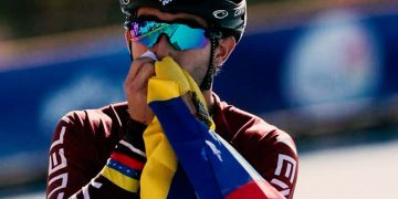 “Chevi” Guzmán con récord mundial