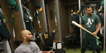 Petit y Barreto van a Japón con Oakland