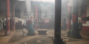 Fumigan refugio familiar del viejo local de sanidad