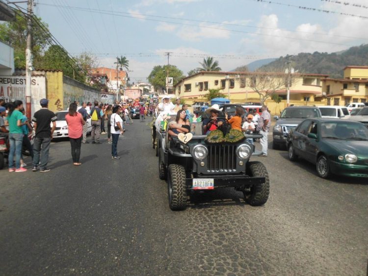 Geriátrico de Boconó realizó carnaval “Los árboles del saber”