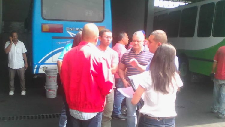 Gobierno Bolivariano entrega 101 pailas de lubricantes a transportistas de Boconó