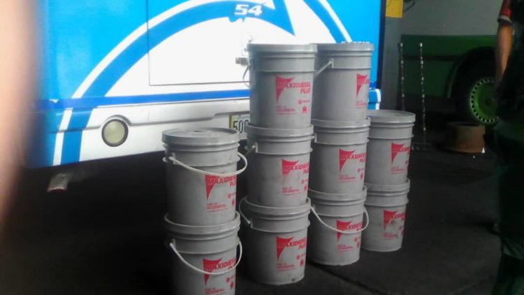 Gobierno Bolivariano entrega 101 pailas de lubricantes a transportistas de Boconó