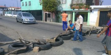 Comunidad protestó por cuarto día por falta de agua potable