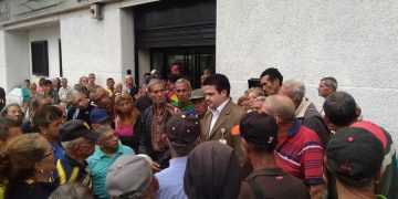 Pensionados se quejan porque entidades bancarias les pagan incompleto