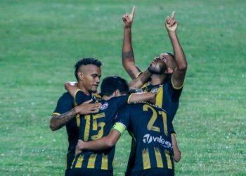 Aurinegros hicieron la tarea ante Estudiantes de Caracas