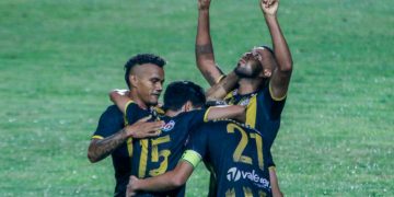 Aurinegros hicieron la tarea ante Estudiantes de Caracas