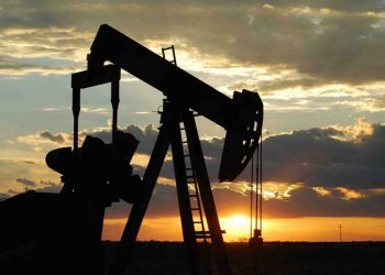 Preocupación internacional ante baja de producción petrolera a causa del apagón