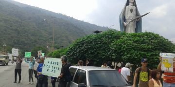 Jóvenes detenidos en Tres esquinas presentados ante tribunales