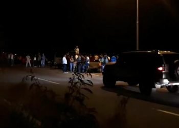 Obstruido el paso en la autopista La Fría por “piques callejeros”