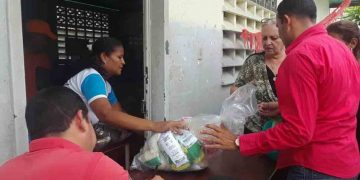 Jornada de entrega de alimentos atendió a 1.101 familias trujillanas