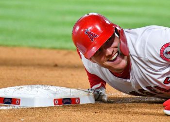 Mike Trout rompe el récord de los millones