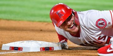 Mike Trout rompe el récord de los millones