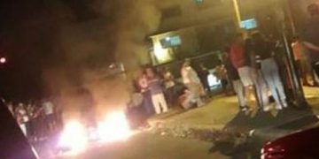 Dos motorizados que intentaron cometer robo recluidos en el  hospital por golpiza de vecinos