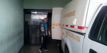 Pistoleros motorizados dispararon a grupo  de amigos que conversaban en vía publica