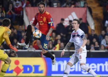 España e Italia ganan sin convencer