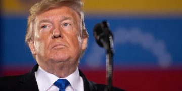 Trump pide 500 millones de dólares para injerencia en Venezuela