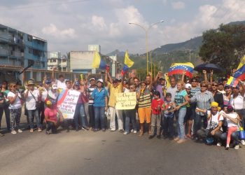 Trujillanos se mantienen en las calles en apoyo a Juan Guaidó