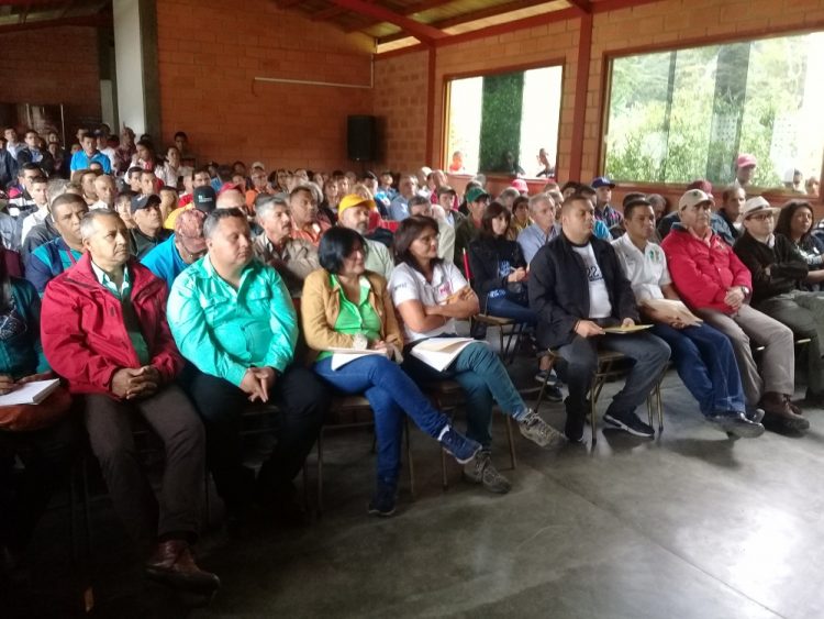 Más de 200 caficultores del país se dieron cita en Boconó.